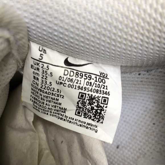 Nike Air Force 1 - Picture 3 of 4